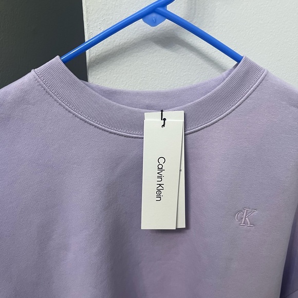 NWT Women’s Calvin Klein sweatshirt - Picture 7 of 8